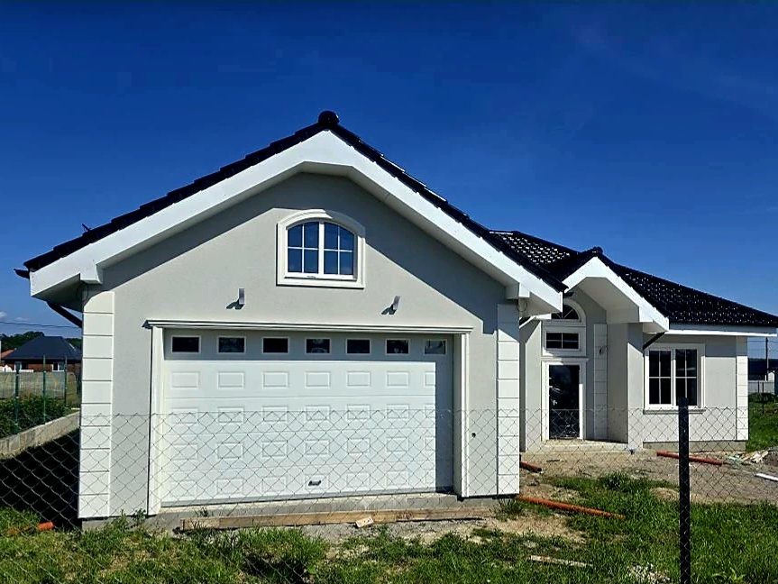 Секционные ворота DoorHan в Лобне с установкой