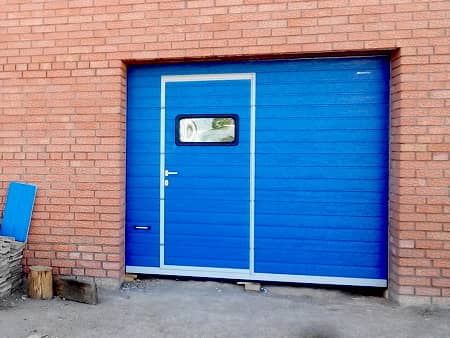 Секционные ворота с калиткой Doorhan RSD02 2800х2200